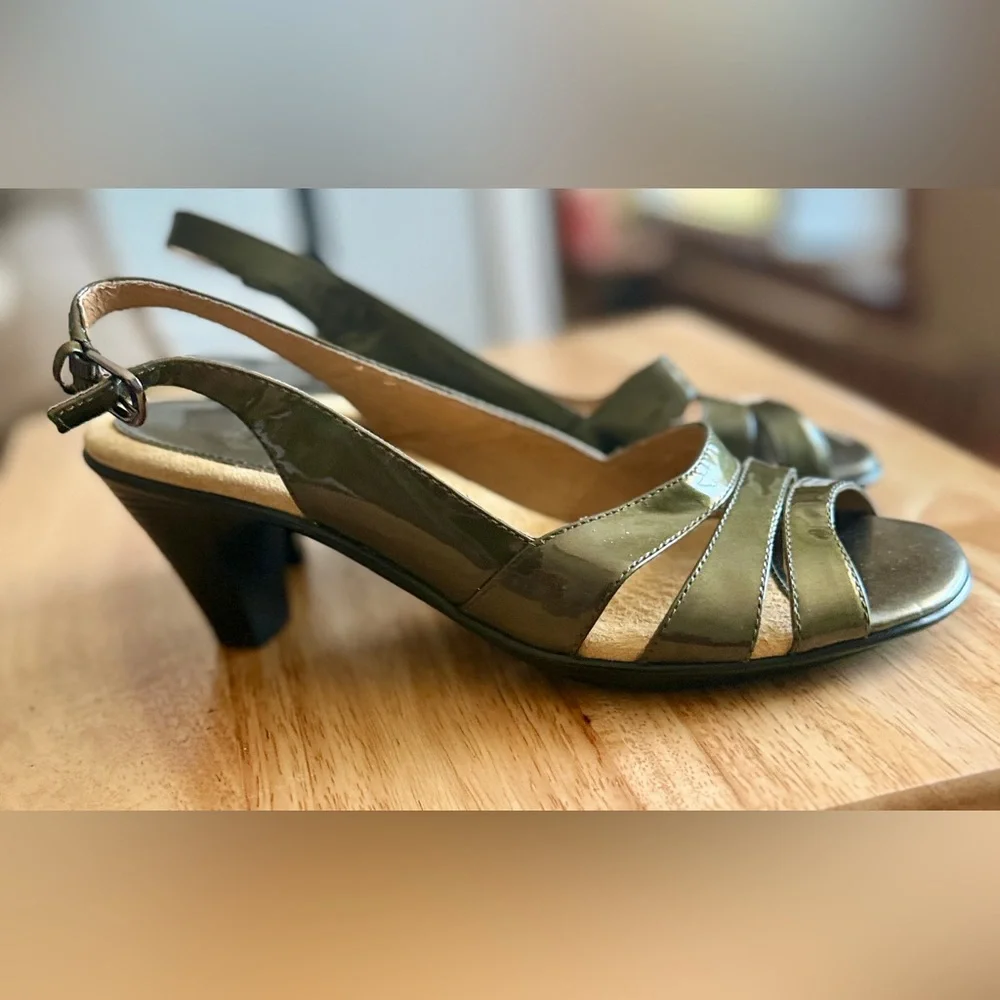 Softspots Women's Olive‎ Green Patent Leather Heeled Strapped Sandals